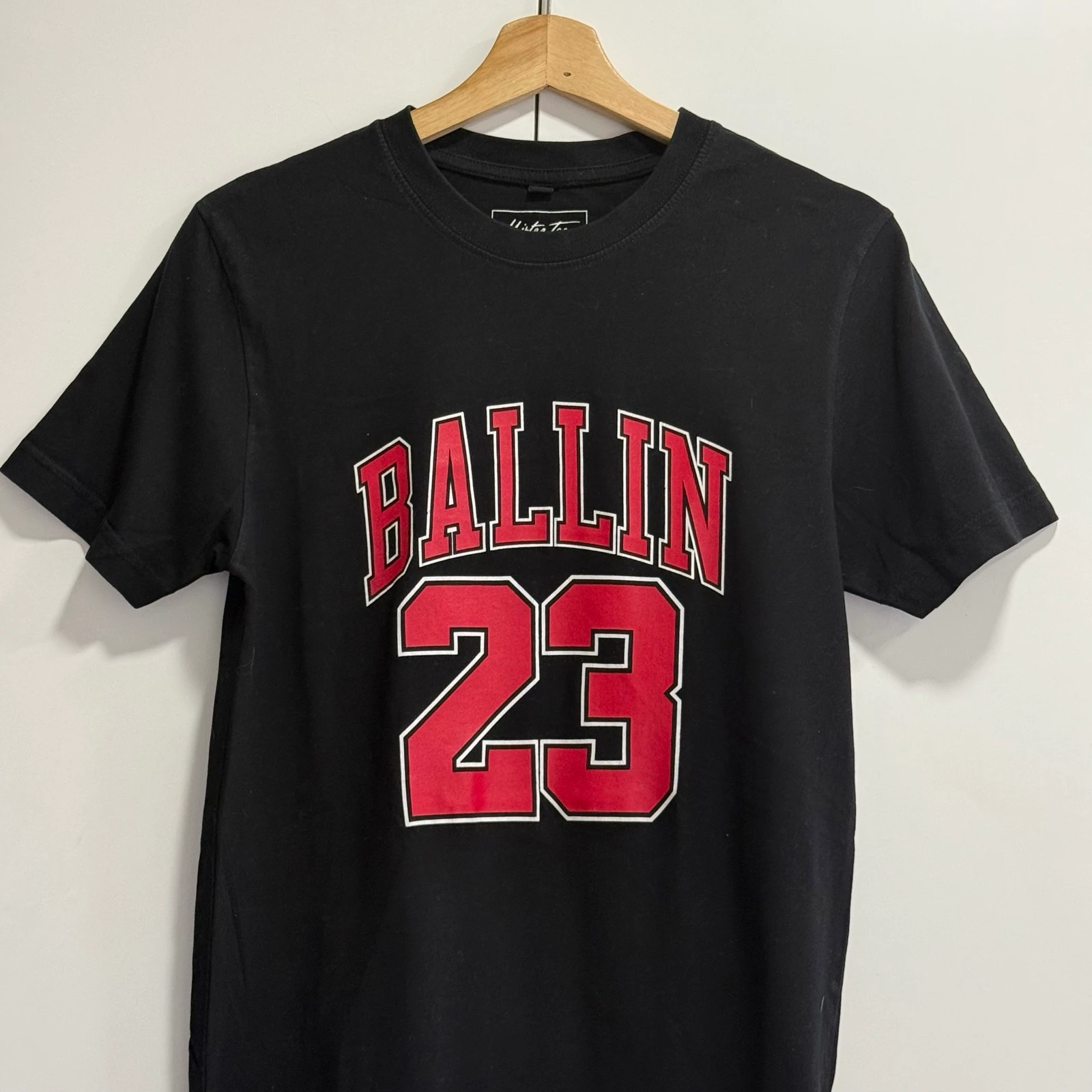 Zwart uniseks T-shirt "BALLIN 23"} – photo 2
